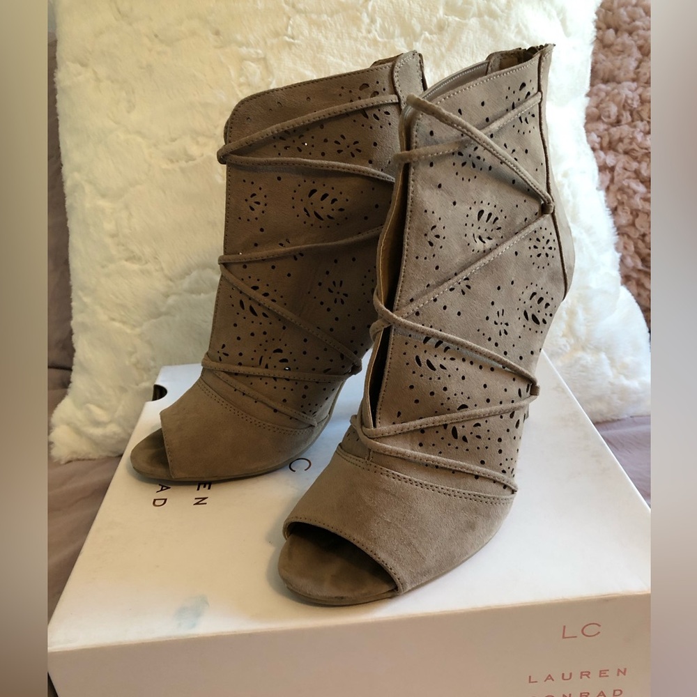 Lauren Conrad taupe heel size 10